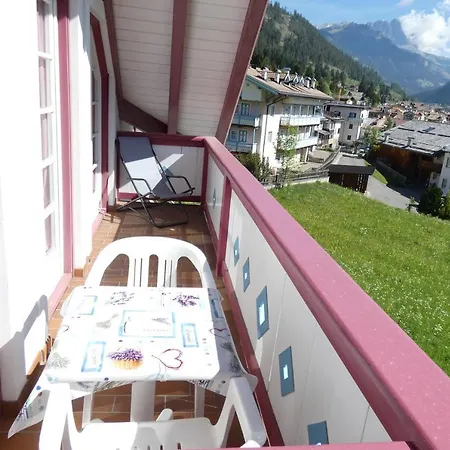 Casa Azzurra Apartment Pozza di Fassa