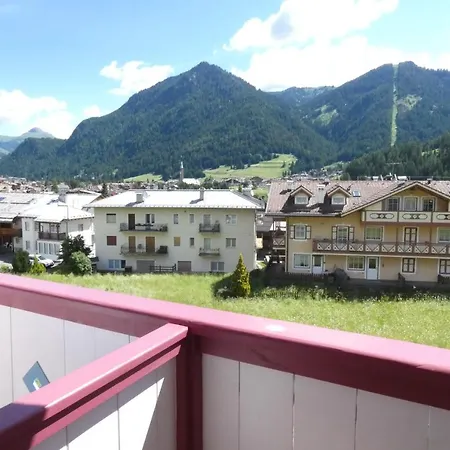 Casa Azzurra Apartment Pozza di Fassa